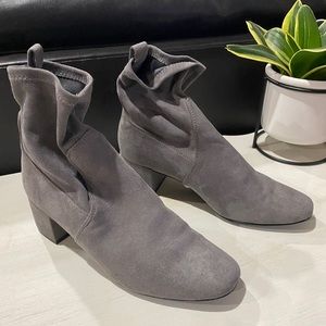 Stefi-N Aldo grey suede ankle boot